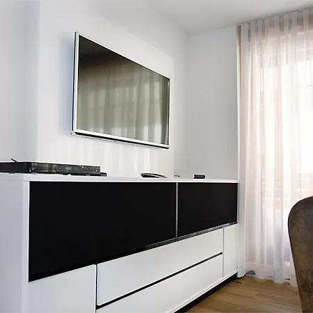 Raetia Nana Apartment